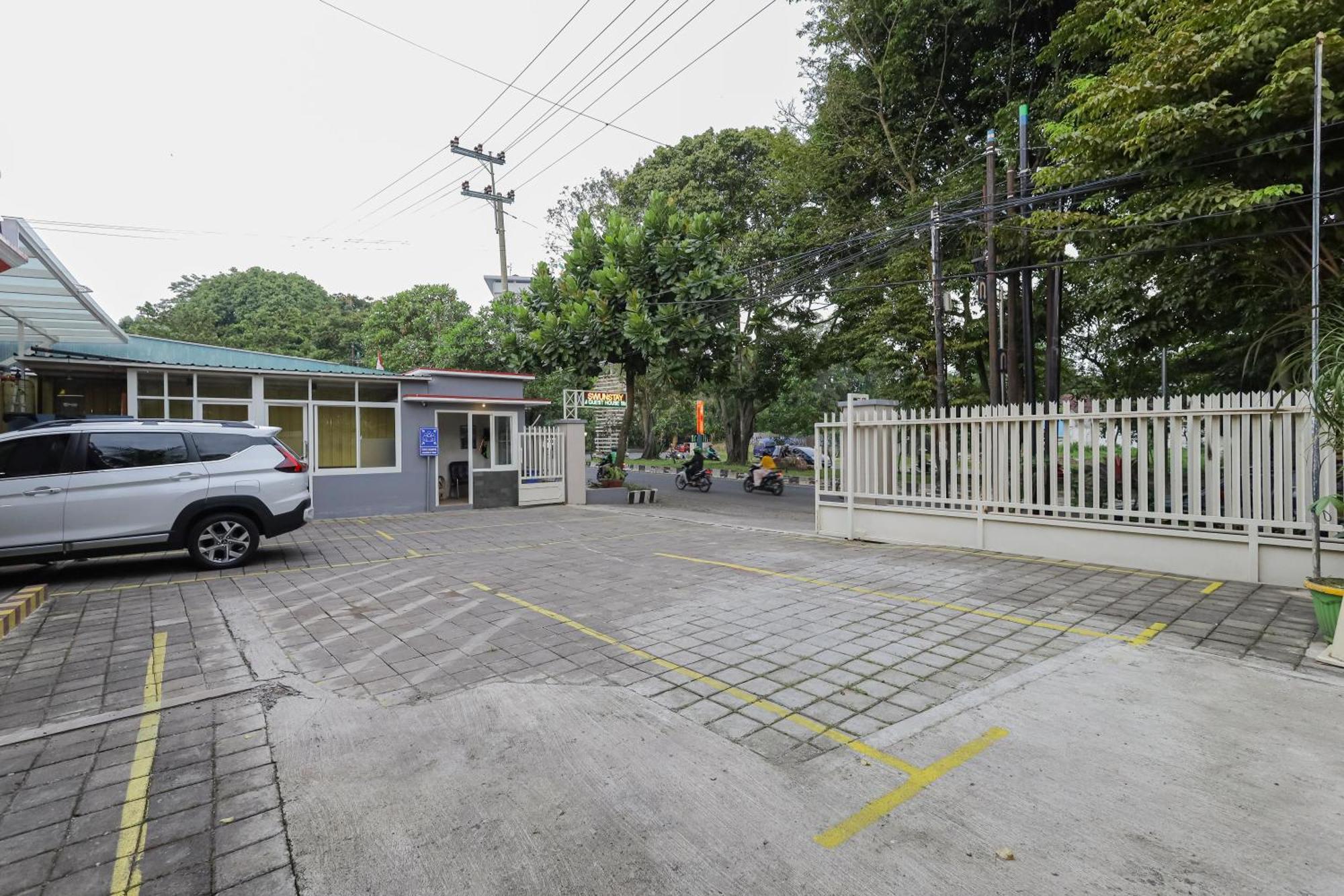 OYO 90931 Swun Stay Guest House&Coworking Space Malang Exterior foto