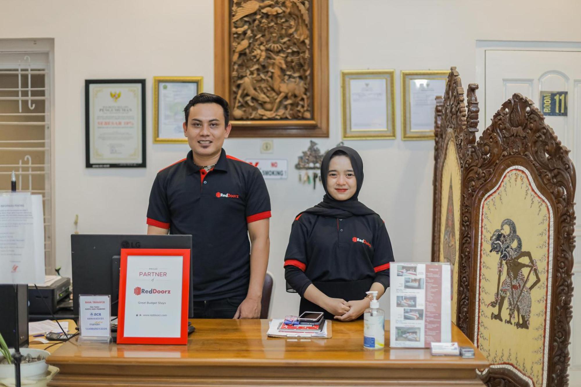 OYO 90931 Swun Stay Guest House&Coworking Space Malang Exterior foto