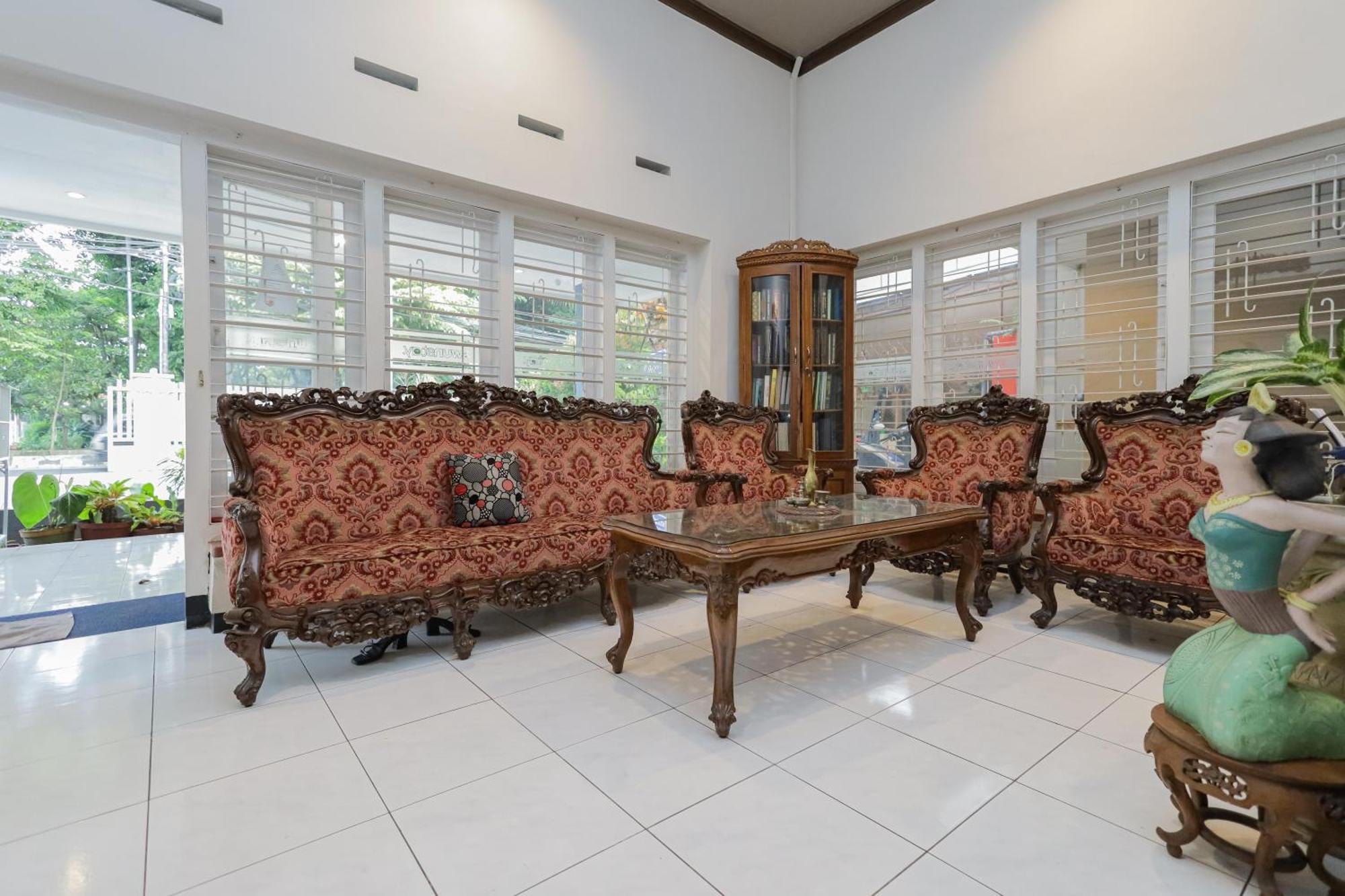 OYO 90931 Swun Stay Guest House&Coworking Space Malang Exterior foto