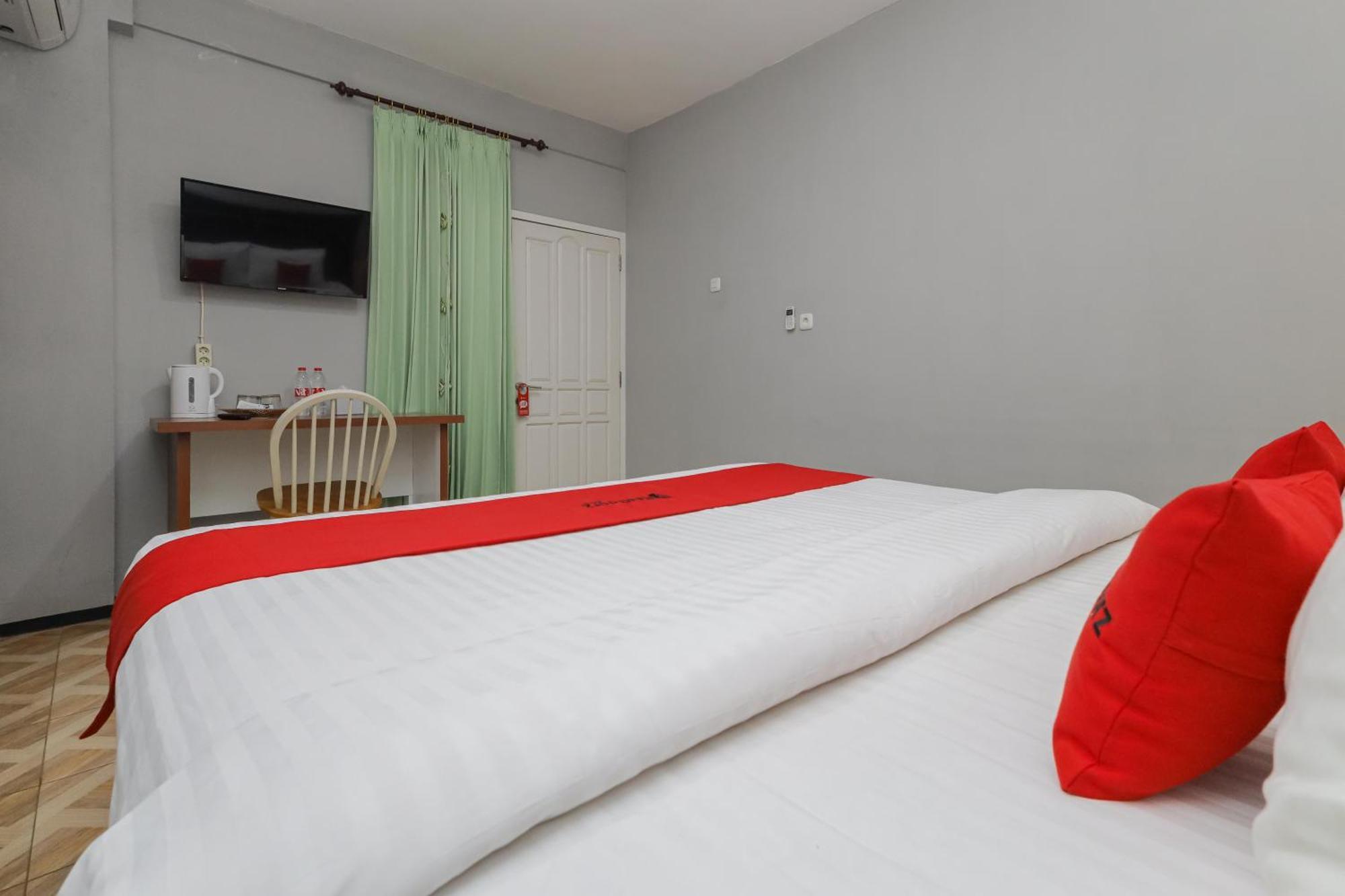 OYO 90931 Swun Stay Guest House&Coworking Space Malang Exterior foto