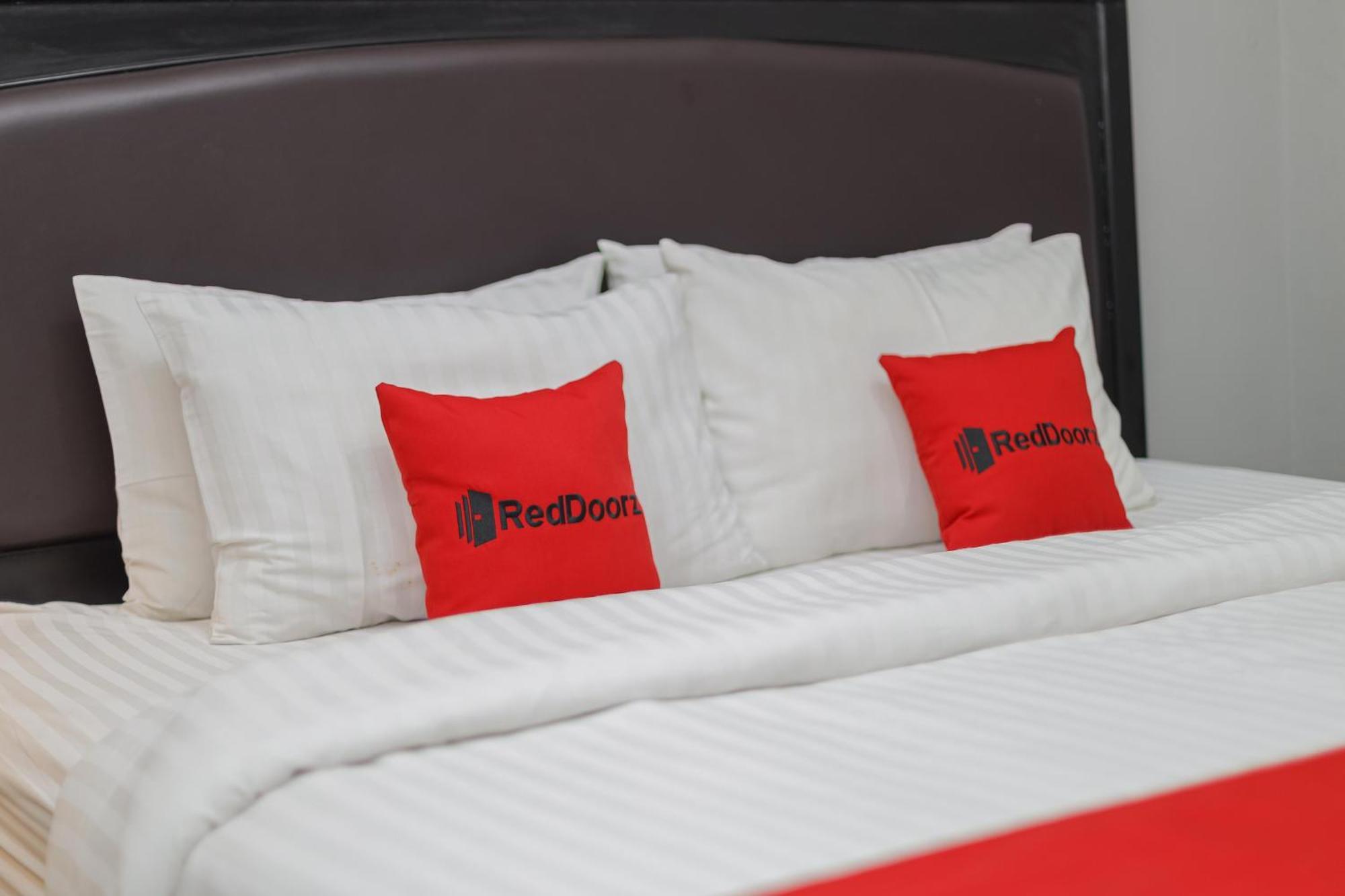 OYO 90931 Swun Stay Guest House&Coworking Space Malang Exterior foto